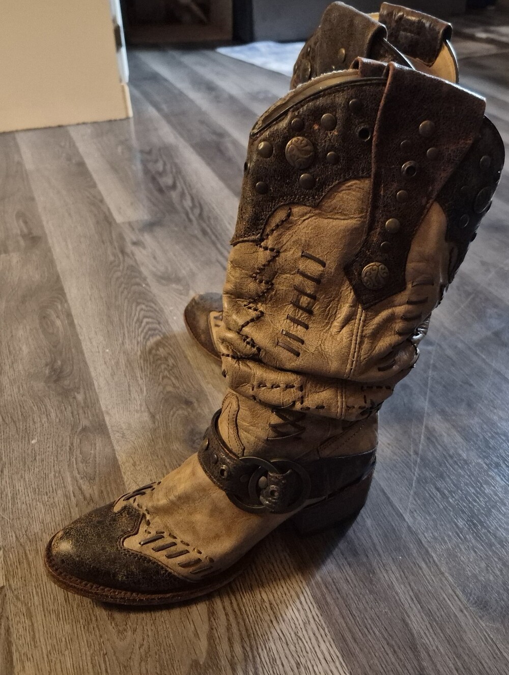 Women’s Sz 7 Tan and Dark Brown Western Cowboy Boots - Picture 3 of 4